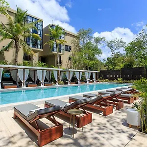 Private Plunge Pool, Art, Spa, Pool With Cabanas Apartment